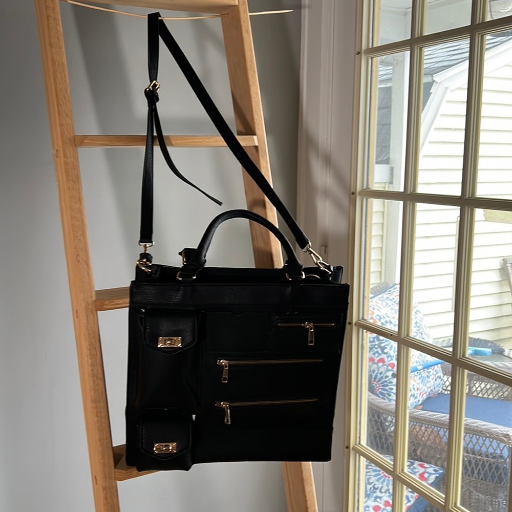 Laptop purse, great condition, black, shoulder Strap or handles